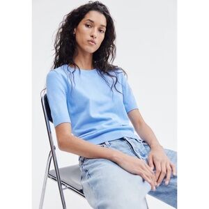H&M Fine Knit Short Sleeve Sweater in Light Sky Blue Size Small